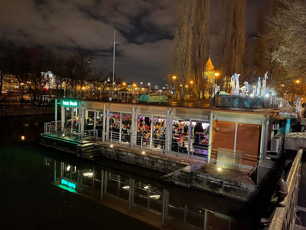 Jazz Dock